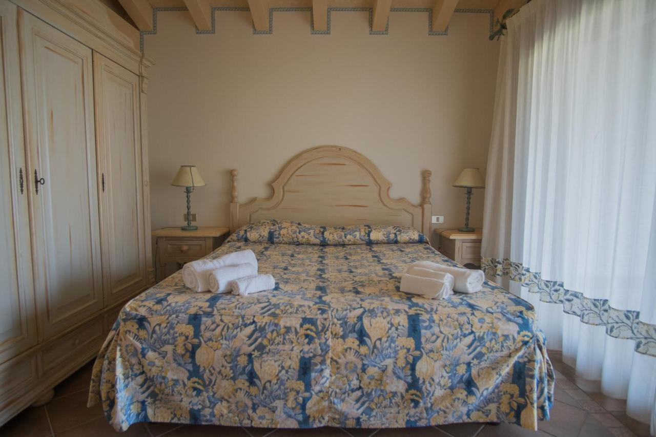 Aparthotel Il Giardino Degli Oleandri Liscia di Vacca Exterior foto